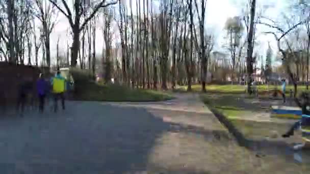 Cammina Nel Parco Iperdecadenza — Video Stock