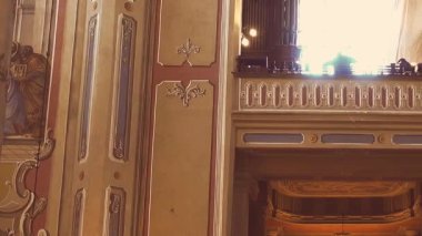 Katolik Katedrali 'nin vurulması. Lviv, Ukrayna.