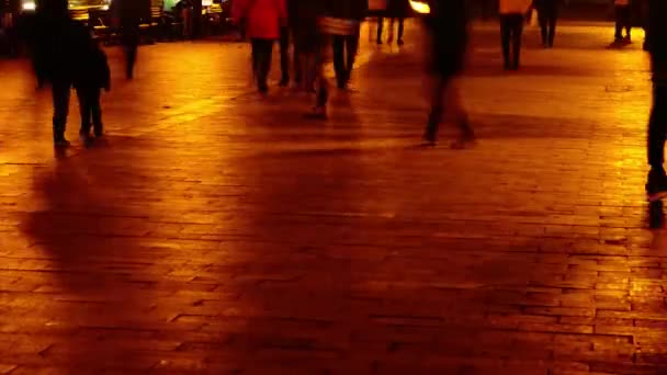Beweging Van Mensen Langs Boulevard Nacht Laan Tijdsverloop — Stockvideo