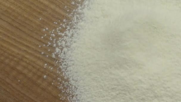 ボード上の小麦粉のシフト — ストック動画