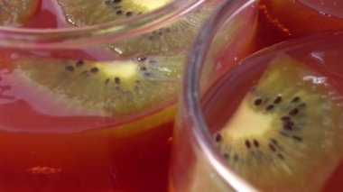 Böğürtlen reçeli. Harekette çekim..