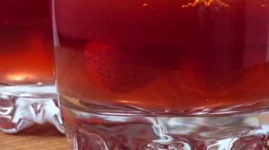 Böğürtlen reçeli. Harekette çekim..