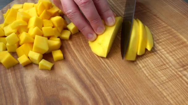 Cook Cuts Pieces Mango — Stock Video