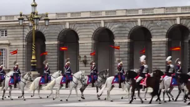 Мадрид Испания Апреля 2018 Года Церемония Торжественной Смены Караула Королевском — стоковое видео