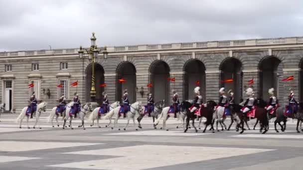 Мадрид Испания Апреля 2018 Года Церемония Торжественной Смены Караула Королевском — стоковое видео