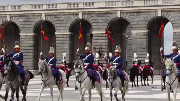 Madrid España Abril 2018 Ceremonia Del Solemne Cambio Guardia Palacio — Vídeo de stock