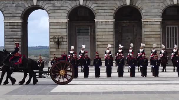 Madrid Espanha Abril 2018 Cerimônia Solene Mudança Guarda Palácio Real — Vídeo de Stock