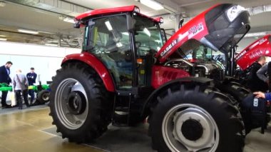 Lviv, Ukrayna - 12 Kasım 2019: Uluslararası Tarım Sergisi Euroagro. Sergide tarım makineleri.