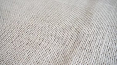 Badem, fındık, fındık, Brezilya fındığı ve fındık. Çuvala düşerken ateş etmek. Yavaş çekim.