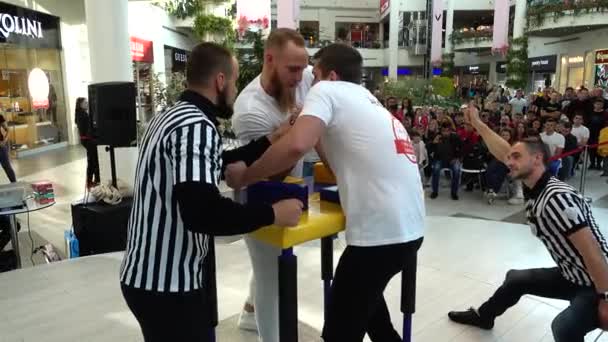 Lviv Oekraïne September 2019 Deelnemers Aan Een Toernooi Arm Wrestling — Stockvideo