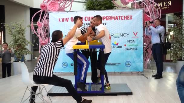 Lviv Ucrânia Setembro 2019 Participantes Torneio Arm Wrestling Lviv Open — Vídeo de Stock