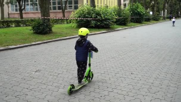 Lviv Ukraine September 2019 Children Cycling City Park Slow Motion — стокове відео