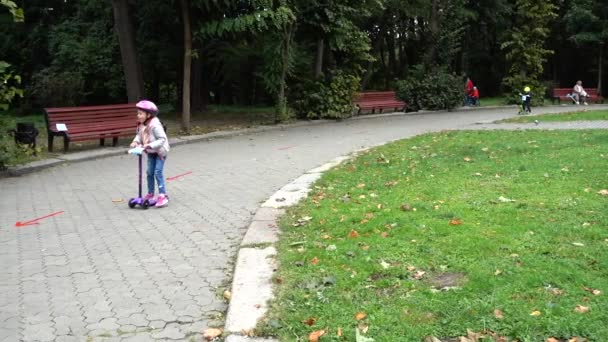 Lviv Ukraine September 2019 Children Cycling City Park Slow Motion — Stockvideo