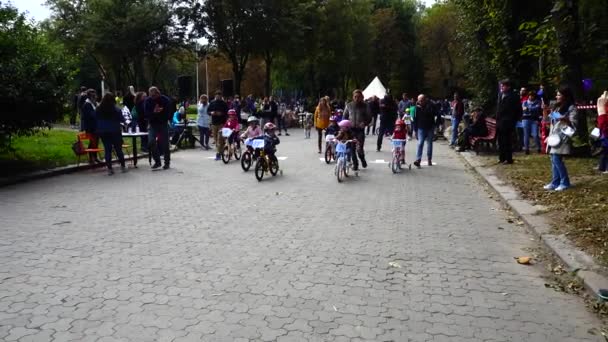 Lviv Ukraine September 2019 Children Cycling City Park Slow Motion — стокове відео