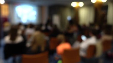 Bilgi ekranını kullanarak odada ders ver. Odaklanamıyorum.