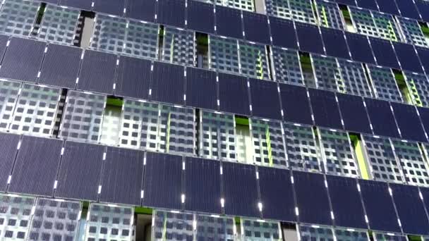 Paneles Solares Pared Del Edificio — Vídeo de stock