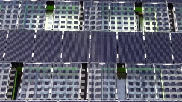 Panneaux Solaires Sur Mur Bâtiment — Video