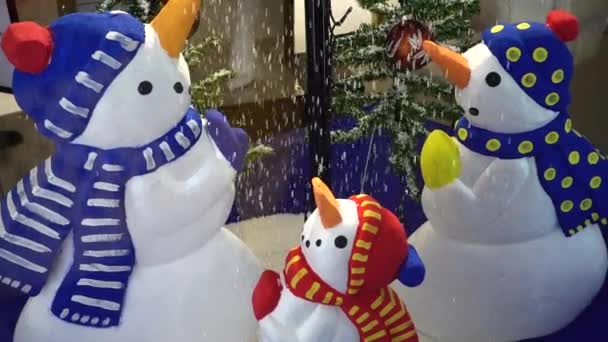 Χιονάνθρωποι Μια Ανεστραμμένη Ομπρέλα — Αρχείο Βίντεο