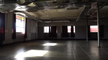 Ofis alanları. Elektrik sistemi ve havalandırma sistemi.