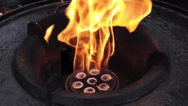 Gasoven Voor Het Koken Straat Met Wok — Stockvideo