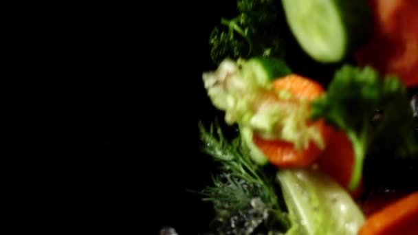 切好的蔬菜掉下去了 慢动作 — 图库视频影像