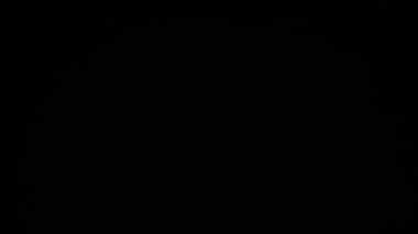 Çilek düşüşü. Yavaş çekim.