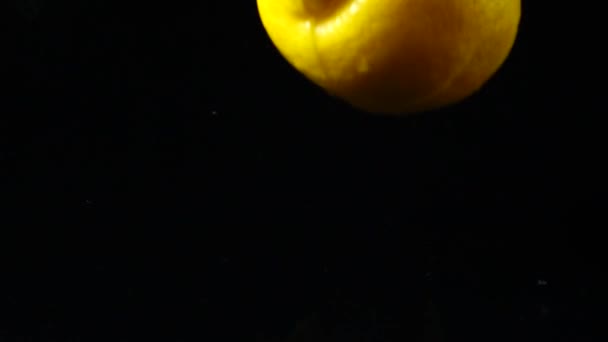 柠檬片的脱落 慢动作 — 图库视频影像