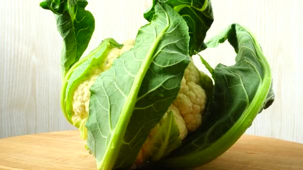 Blumenkohl Der Bewegung Schneidebrett — Stockvideo