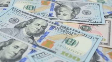 Dolar banknotları. Para vuruşu.