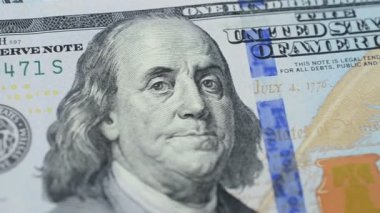 Dolar banknotları. Para vuruşu.