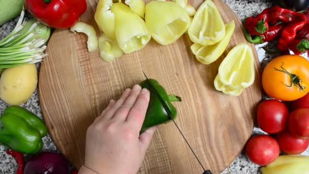 Cook Cuts Pepper Preparation Vegetables — Stock Video