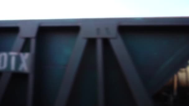 铁路列车的货物运输 运动中的射击 — 图库视频影像