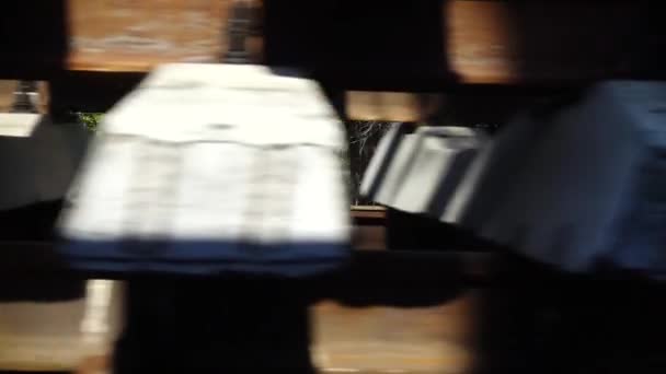 Машина Прокладки Рельсов Железнодорожники Железнодорожное Строительство Машина Укладки Железнодорожных Путей — стоковое видео