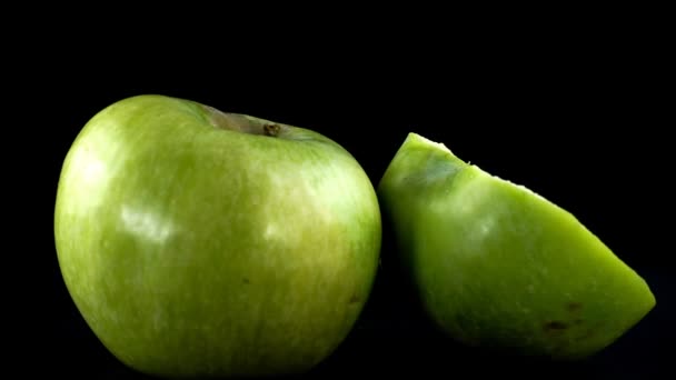 Manzanas Sobre Fondo Negro — Vídeo de stock