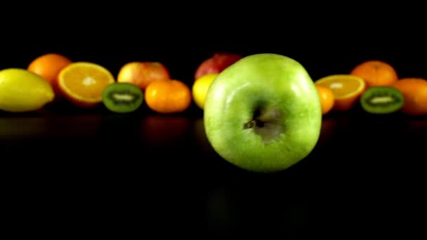 Pomme Coulissante Sur Fond Fruit Slow Motion — Video