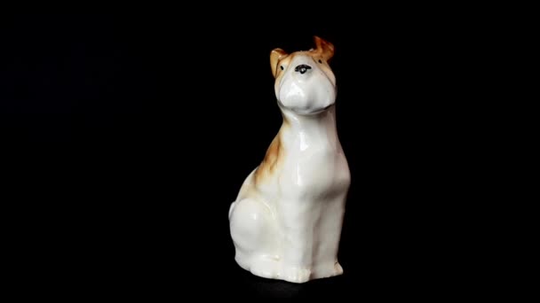 Shooting Statuette Terrier — Stock Video