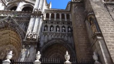 Toledo 'lu Aziz Mary Katedrali. İspanya. Harekette çekim..
