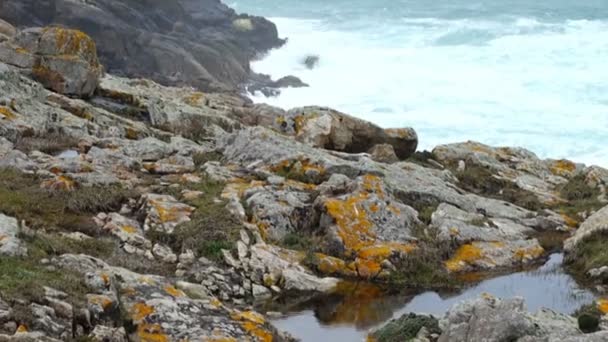 Rotsachtige Oceaan Kust Spanje Schieten Beweging — Stockvideo