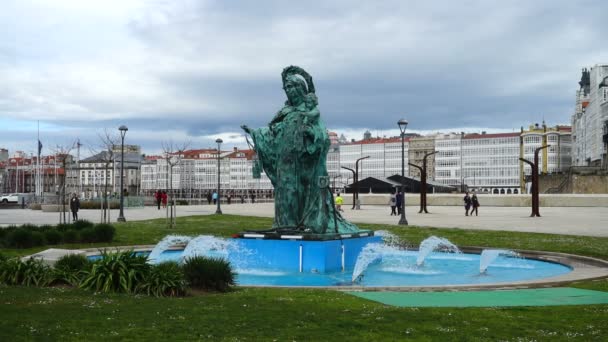 Фонтан Пасео Маритимо Коруна Испания Медленное Движение Monumento Adicado Virnables — стоковое видео