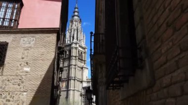Toledo 'lu Aziz Mary Katedrali. İspanya. Harekette çekim..