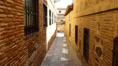 İspanya 'nın Toledo sokakları. Harekette çekim..