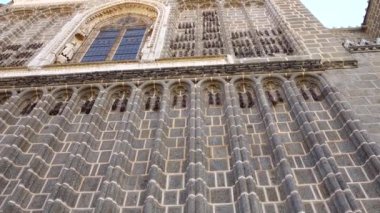 Toledo, İspanya 'daki San Juan de los Reyes Manastırı. Harekette çekim..