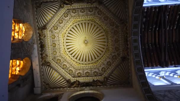 Interieur Van Een Synagoge Van Santa Maria Blanca Toledo Spanje — Stockvideo