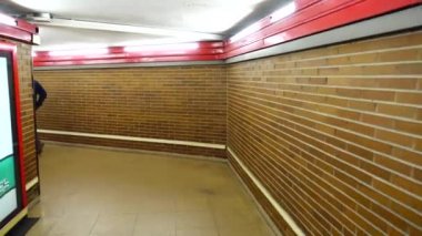 Madrid 'deki metro. İspanya. Madrid 'deki metro, dünyada 8. ve Avrupa' da ise 3. sırada yer alıyor..