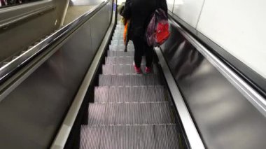 Madrid 'deki metro. İspanya. Madrid 'deki metro, dünyada 8. ve Avrupa' da ise 3. sırada yer alıyor..