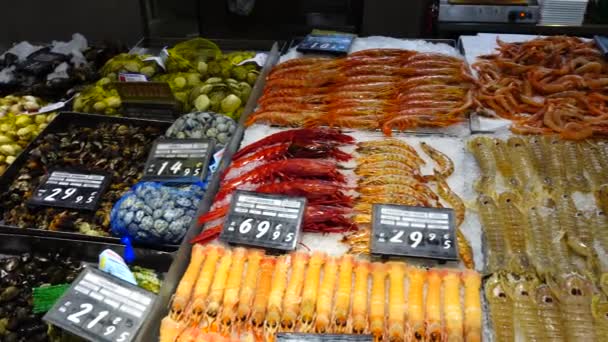 商店里海鲜的选择 西班牙的枪击案 — 图库视频影像