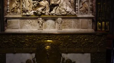 TOLEDO, İSPAN - 30 Mart 2018: Saint Mary Primat Katedrali 'nin içi. Toledo 'lu Aziz Mary Katedrali