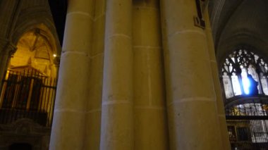 Aziz Mary 'nin Primat Katedrali' nin içi. Toledo 'lu Aziz Mary Katedrali. İspanya.