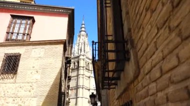 Toledo 'lu Aziz Mary Katedrali. İspanya. Harekette çekim..