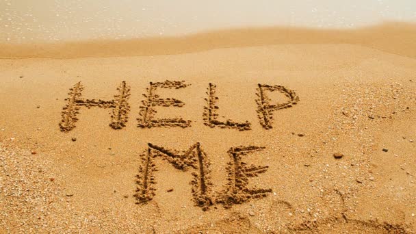 Помощь Знак Песке Тропического Морского Пляжа Стрельба Пляже — стоковое видео